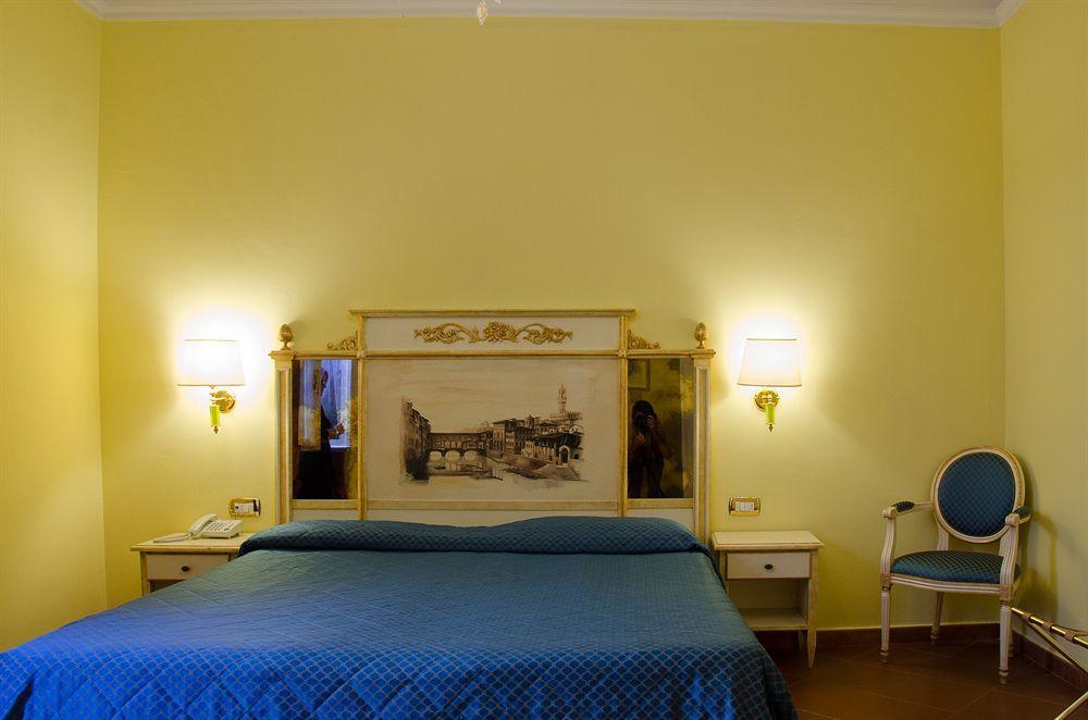 Hotel Donatello Florencia Exterior foto