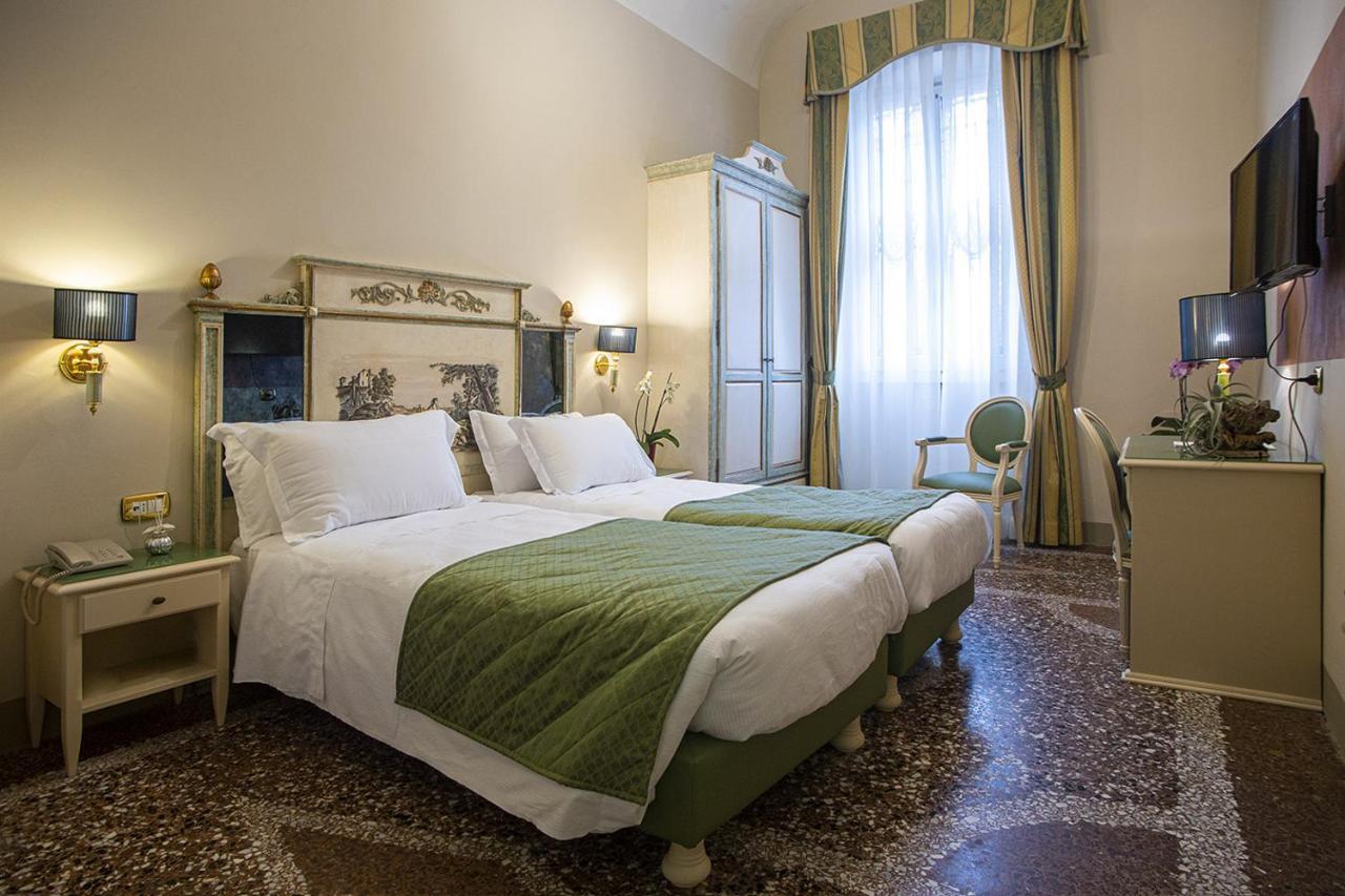 Hotel Donatello Florencia Exterior foto