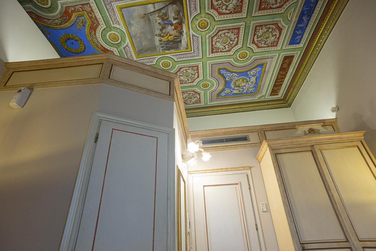 Hotel Donatello Florencia Exterior foto